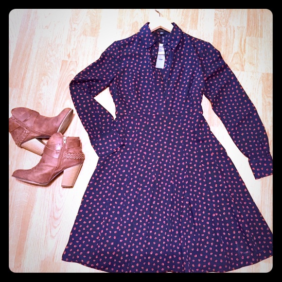 Ann Taylor Dresses & Skirts - Ann Taylor navy blue with petal print dress. NWT